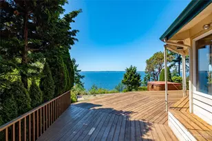 10 Edgewater Dr, Camano Island, WA 98282 - Photo 1