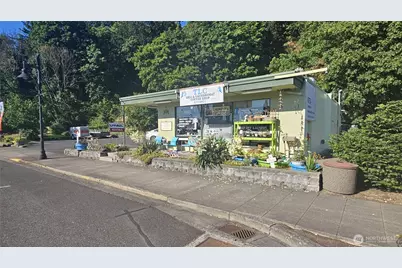 550 N 1st Street, Kalama, WA 98625 - Photo 1