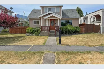 136 W 13th Street, Port Angeles, WA 98362 - Photo 1