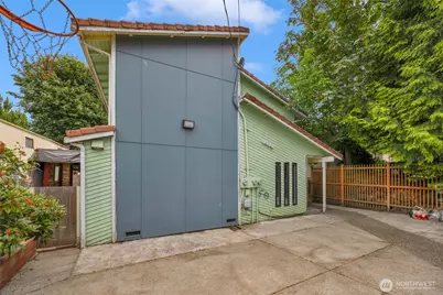 9404 Stone Avenue N, Seattle, WA 98103 - Photo 1
