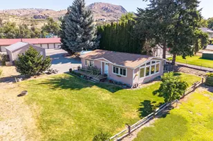 804 E Wapato Ave, Chelan, WA 98816 - Photo 1