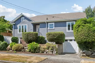 2206 N 39th Street, Seattle, WA 98103 - Photo 1