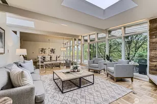 9401 45th Ave NE, Seattle, WA 98115 - Photo 1