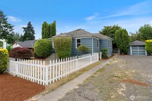 3035 Trenton Ave NE, Bremerton, WA 98310 - Photo 1