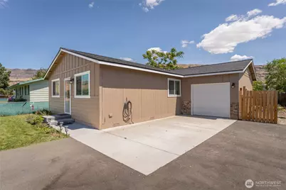 14 Cambridge Avenue, Rock Island, WA 98850 - Photo 1