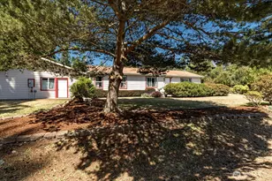 401 Mitchell Dr, Coupeville, WA 98239 - Photo 1