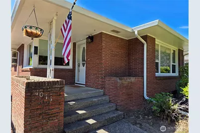 1011 21st Avenue, Longview, WA 98632 - Photo 1