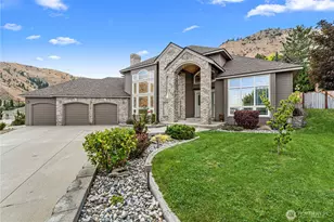 752 Castle Heights Dr, Wenatchee, WA 98801 - Photo 1