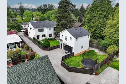 10702 39th Avenue NE, Seattle, WA 98125 - Photo 1
