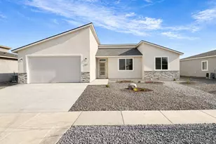 527 S Dorsing St, Moses Lake, WA 98837 - Photo 1