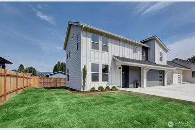 442 Washington Street, Woodland, WA 98674 - Photo 1