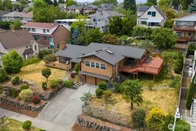 215 31st Avenue, Seattle, WA 98122 - Photo 1