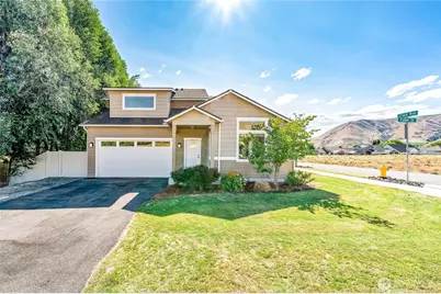 1651 Fuller Street, Wenatchee, WA 98801 - Photo 1