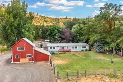 21018 E Highway 12, Waitsburg, WA 99361 - Photo 1