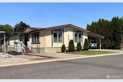 915 NE Chelan Street, College Place, WA 99324 - Photo 1