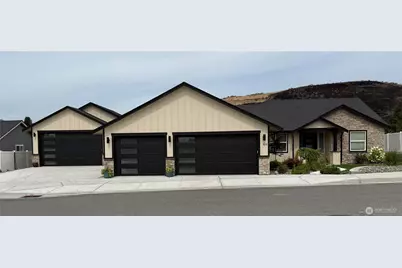 928 N Newport Loop, East Wenatchee, WA 98802 - Photo 1