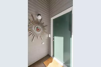 9918 NE 144th Lane #404, Kirkland, WA 98034 - Photo 1