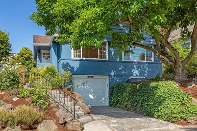 5037 38th Avenue NE, Seattle, WA 98105 - Photo 1