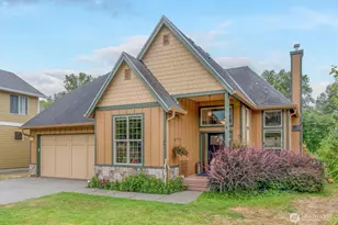 56 Marina Dr, Cathlamet, WA 98612 - Photo 1