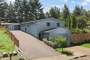 7801 NE 133rd Pl, Kirkland, WA 98034 - Photo 1