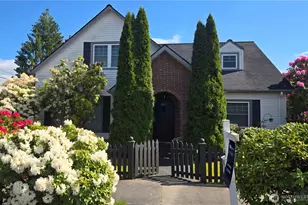 237 C St SW, Castle Rock, WA 98611 - Photo 1