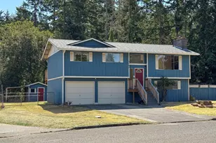 2105 Seabreeze Pl, Port Angeles, WA 98363 - Photo 1