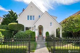 2359 Rosemont Pl W, Seattle, WA 98199 - Photo 1