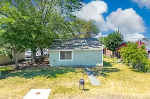 57 SE G St, Ephrata, WA 98823 - Photo 1