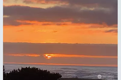 304 14th Street NW #208, Long Beach, WA 98631 - Photo 1