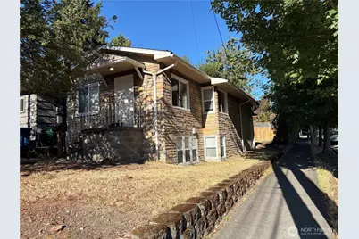 5100 26th Avenue NE, Seattle, WA 98105 - Photo 1