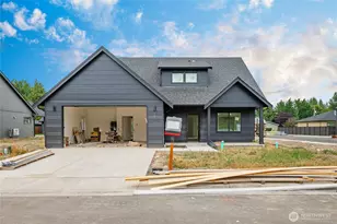 721 E 5th St, Nooksack, WA 98276 - Photo 1