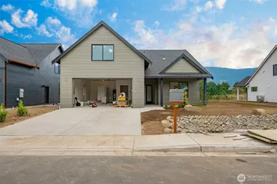 714 E 5th Street, Nooksack, WA 98276 - Photo 1