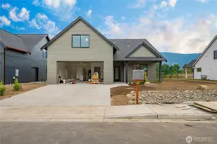 714 E 5th St, Nooksack, WA 98276 - Photo 1