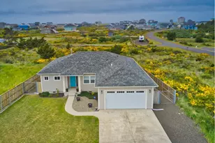 1409 Diamond Head Ave SW, Ocean Shores, WA 98569 - Photo 1