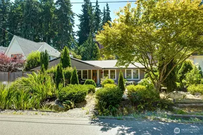 10425 SE 20th Street, Bellevue, WA 98004 - Photo 1