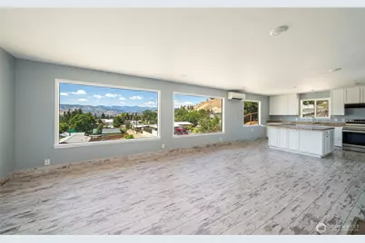 505 N Navarre Street, Chelan, WA 98816 - Photo 1