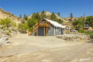 325 E Highland Ave, Chelan, WA 98816 - Photo 1