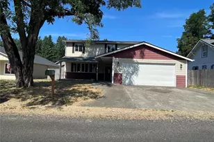 911 SW Front St, Winlock, WA 98596 - Photo 1