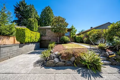 8046 Bagley Avenue N, Seattle, WA 98103 - Photo 1