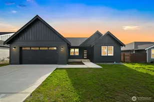 710 E 4th St, Nooksack, WA 98276 - Photo 1