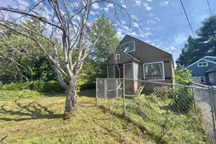 330 Wheeler Ave, Hoquiam, WA 98550 - Photo 1