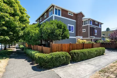 4526 Dayton Avenue N, Seattle, WA 98103 - Photo 1