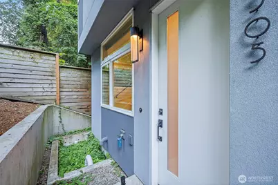 1505 Lakeview Boulevard E, Seattle, WA 98102 - Photo 1