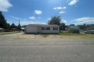 315 W Apple Ave, Omak, WA 98841 - Photo 1