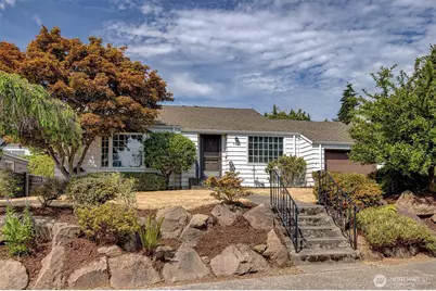6527 54th Avenue NE, Seattle, WA 98115 - Photo 1