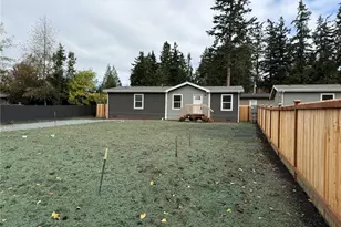 1251 S Dewey Dr, Coupeville, WA 98239 - Photo 1