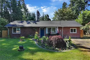 52 E Moore St, Port Hadlock-Irondale, WA 98339 - Photo 1