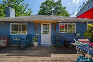 1524 30th Ave, Seattle, WA 98122 - Photo 1