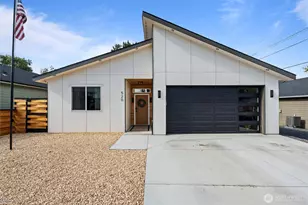 520 W Main St, Soap Lake, WA 98851 - Photo 1