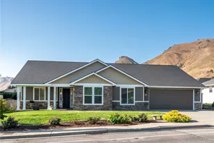 2115 Fifth St, Wenatchee, WA 98801 - Photo 1